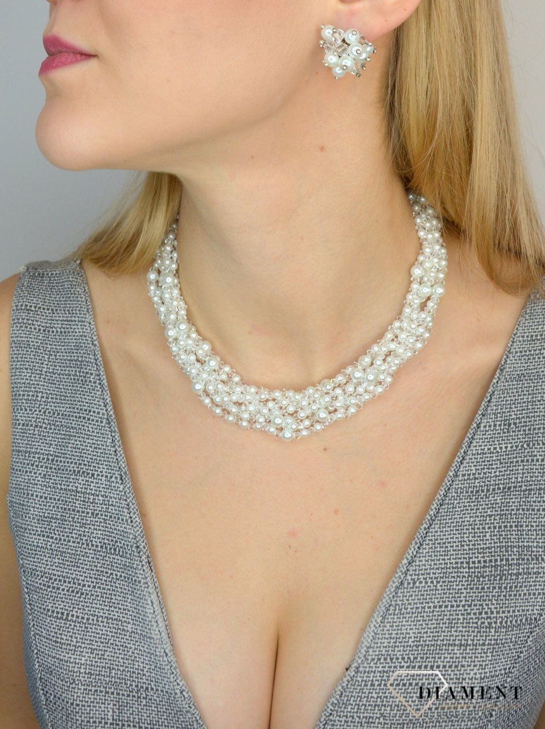 Naszyjnik Swarovski element i perełki syntetyczne NR 624 wykonana ze srebra próby 925 oraz ekskluzywnych kryształów Swarovski® crystals. Biżuteria naszyjnik Swarovski Radziszewska1.jpg